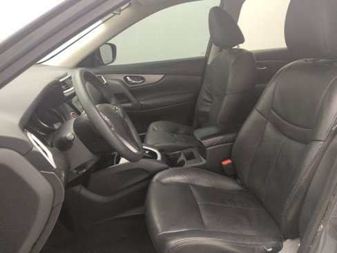Used 2016 Nissan Rogue SV w/ SV Moonroof Package image 17