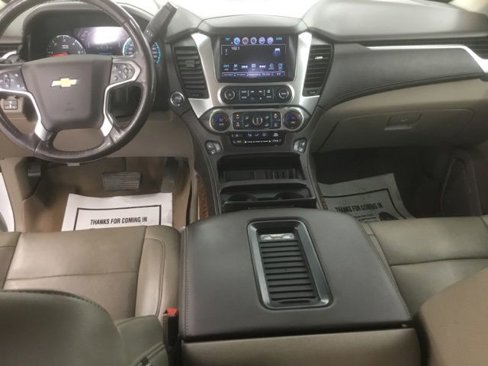 Used 2018 Chevrolet Suburban Premier image 11