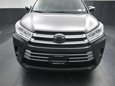 Used 2018 Toyota Highlander XLE image 24