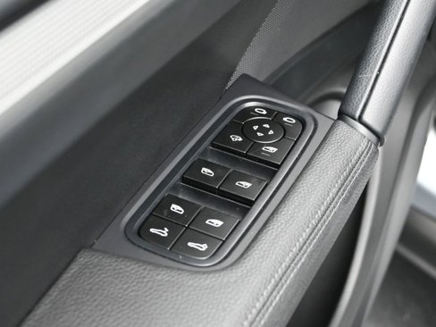 Used 2024 Porsche Cayenne image 9
