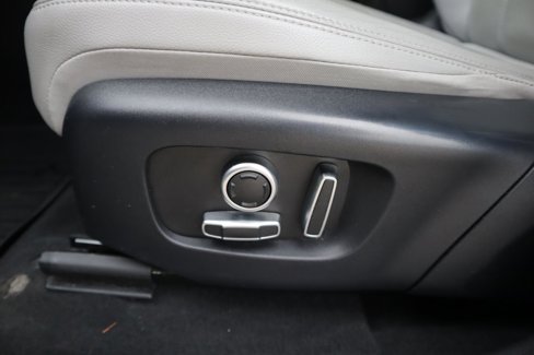 Used 2021 Land Rover Range Rover Evoque S image 14