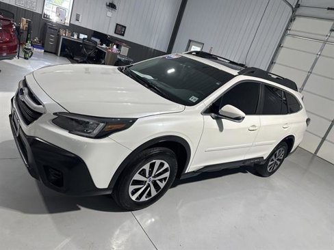 Used 2020 Subaru Outback Premium image 3