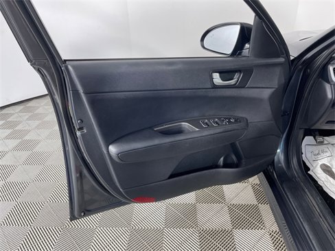Used 2020 Kia Optima LX image 17
