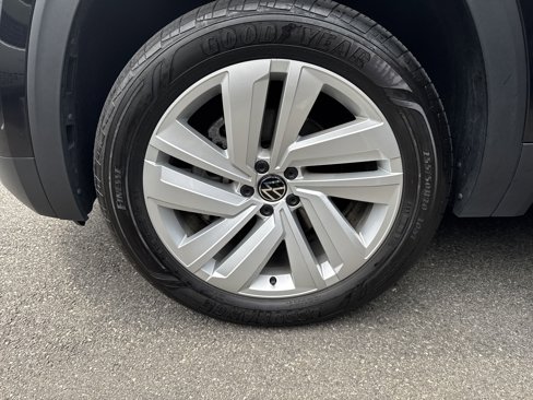 Used 2022 Volkswagen Atlas Cross Sport SE image 34