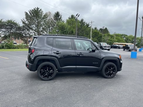 Used 2022 Jeep Renegade Altitude image 6