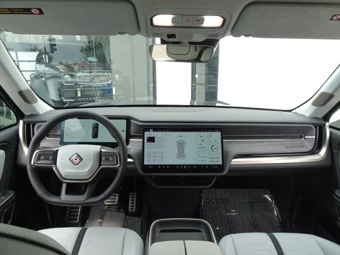 Used 2023 Rivian R1S Adventure image 13