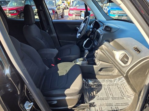 Used 2018 Jeep Renegade Latitude image 5