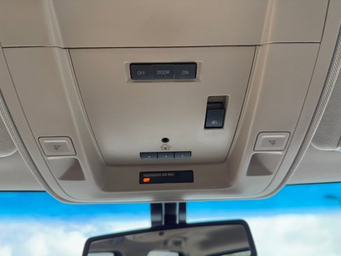 Used 2015 Chevrolet Silverado 1500 LTZ image 17