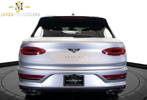 Used 2023 Bentley Bentayga Plug-In Hybrid image 13