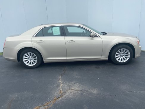 Used 2012 Chrysler 300 image 12