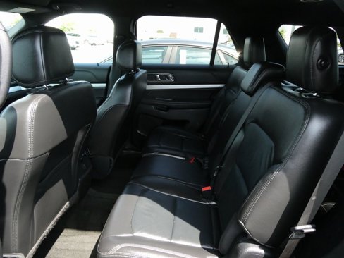 Used 2017 Ford Explorer XLT w/ Equipment Group 202A image 39