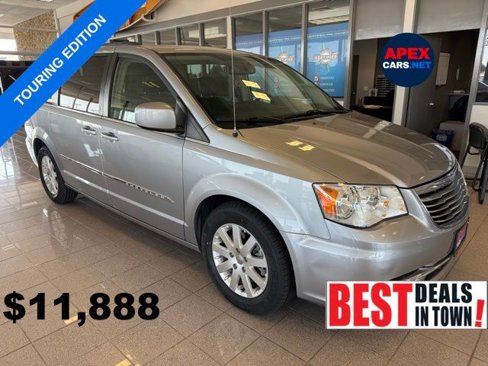 Used 2016 Chrysler Town & Country Touring image 1