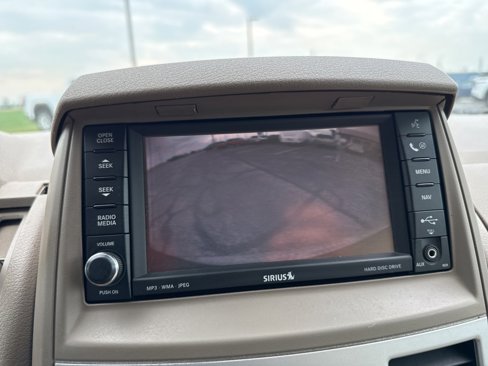 Used 2010 Chrysler Town & Country Limited w/ Entertainment Group #3 image 21