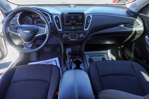 Used 2023 Chevrolet Malibu LT image 3
