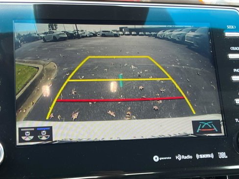 Used 2019 Toyota Avalon Limited image 31