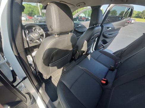 Used 2021 Buick Encore GX Preferred w/ Cold Weather Comfort Package image 15