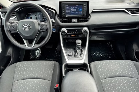 Used 2021 Toyota RAV4 XLE image 26