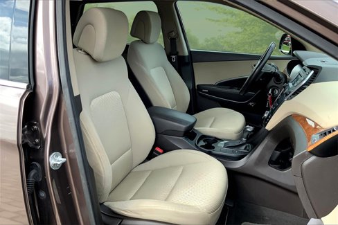 Used 2014 Hyundai Santa Fe GLS image 28