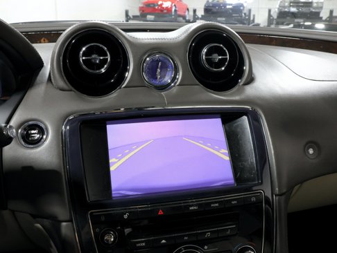Used 2013 Jaguar XJ image 81