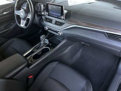 Used 2024 Nissan Altima 2.5 SV image 27