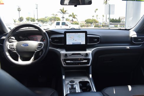 Used 2022 Ford Explorer XLT w/ Equipment Group 202A image 11