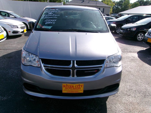 Used 2016 Dodge Grand Caravan SE w/ Quick Order Package 29E SE image 2