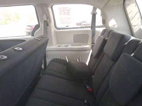 Used 2019 Dodge Grand Caravan SE w/ UConnect Hands-Free Group image 11