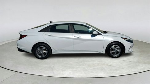 Used 2021 Hyundai Elantra SE image 7