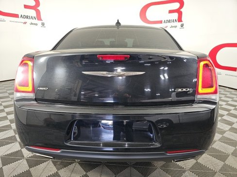 Certified 2016 Chrysler 300 S image 6