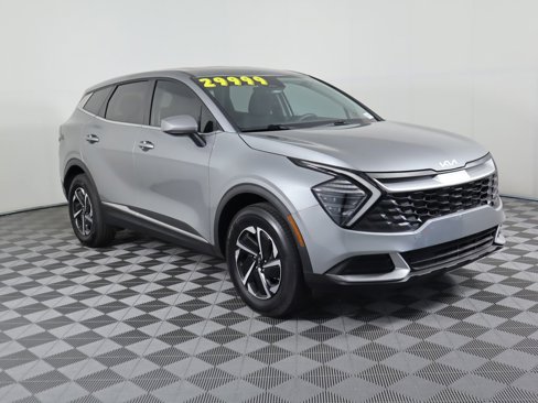 Used 2024 Kia Sportage LX image 3