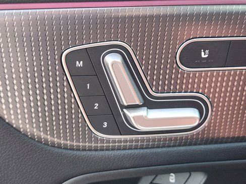 Used 2020 Mercedes-Benz GLB 250 image 27