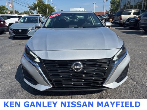 Used 2023 Nissan Altima 2.5 SV image 2