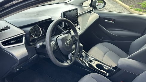 Used 2021 Toyota Corolla LE image 23