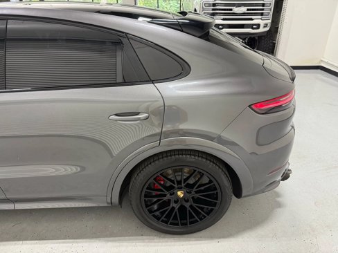 Used 2023 Porsche Cayenne GTS image 10