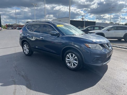 Used 2015 Nissan Rogue SV image 2