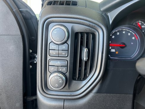 Used 2021 GMC Sierra 1500 4x4 Crew Cab w/ Sierra Value Package image 27