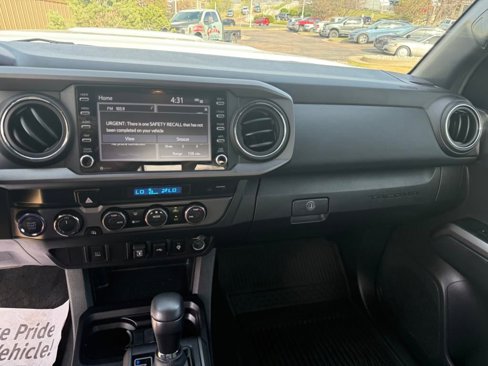 Used 2023 Toyota Tacoma TRD Sport image 14