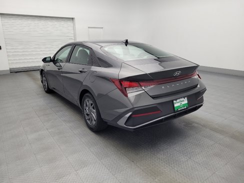 Used 2024 Hyundai Elantra SEL image 5