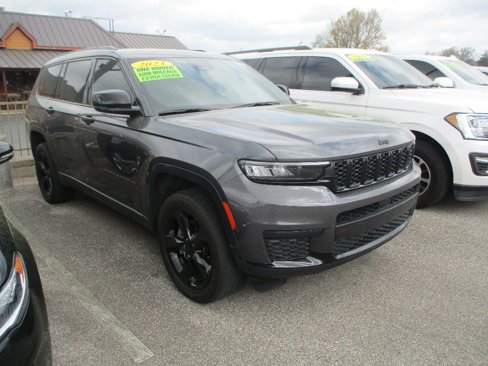 Used 2023 Jeep Grand Cherokee L Laredo image 1