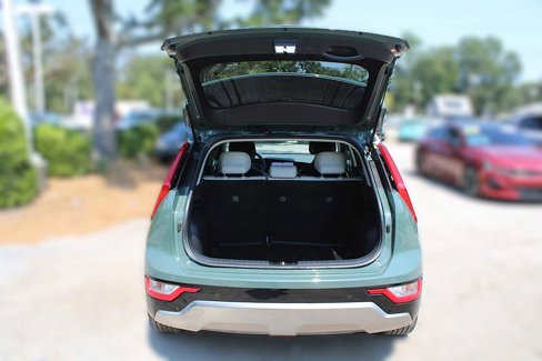 Certified 2023 Kia Niro EX Touring image 9