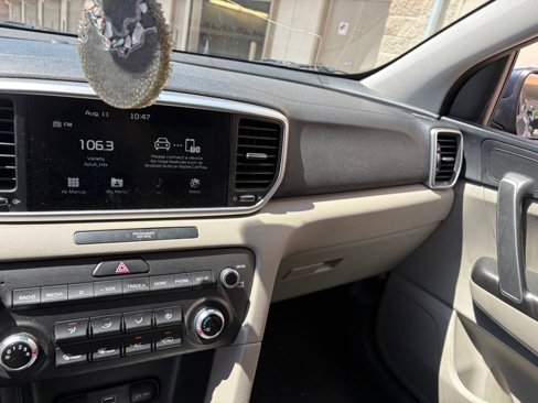 Used 2022 Kia Sportage LX image 16