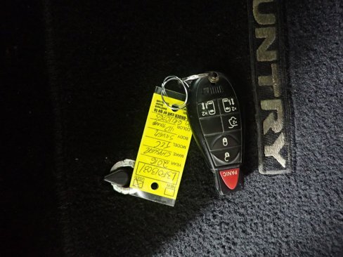 Used 2016 Chrysler Town & Country Touring image 36