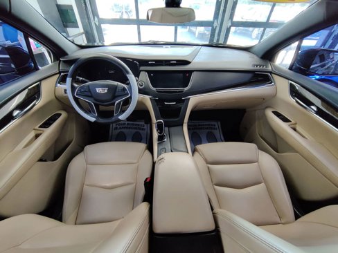 Used 2017 Cadillac XT5 FWD image 10