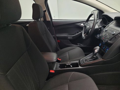Used 2018 Ford Focus SE w/ Cold Weather Package image 21