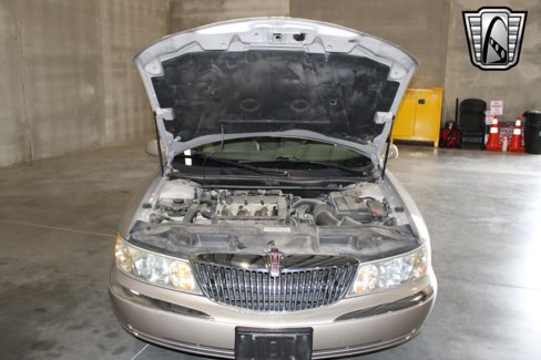Used 1999 Lincoln Continental image 23