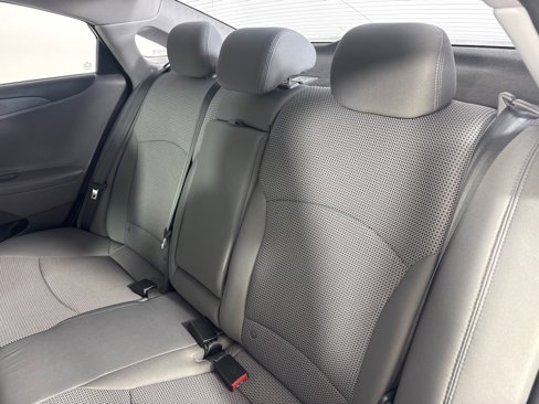 Used 2011 Hyundai Sonata GLS image 16