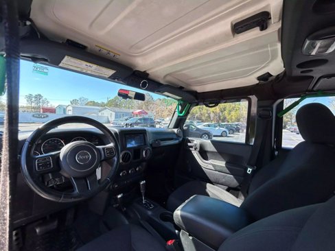 Used 2018 Jeep Wrangler Unlimited Sport w/ Connectivity Group image 15