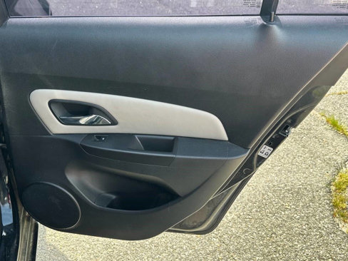 Used 2015 Chevrolet Cruze LS image 18