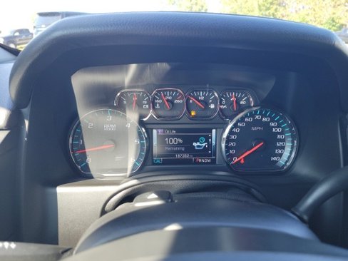 Used 2016 Chevrolet Suburban LT image 36