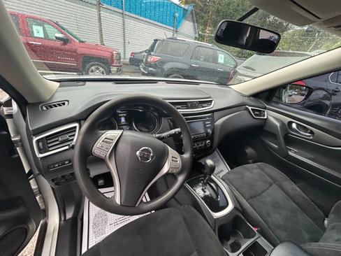 Used 2016 Nissan Rogue S image 5